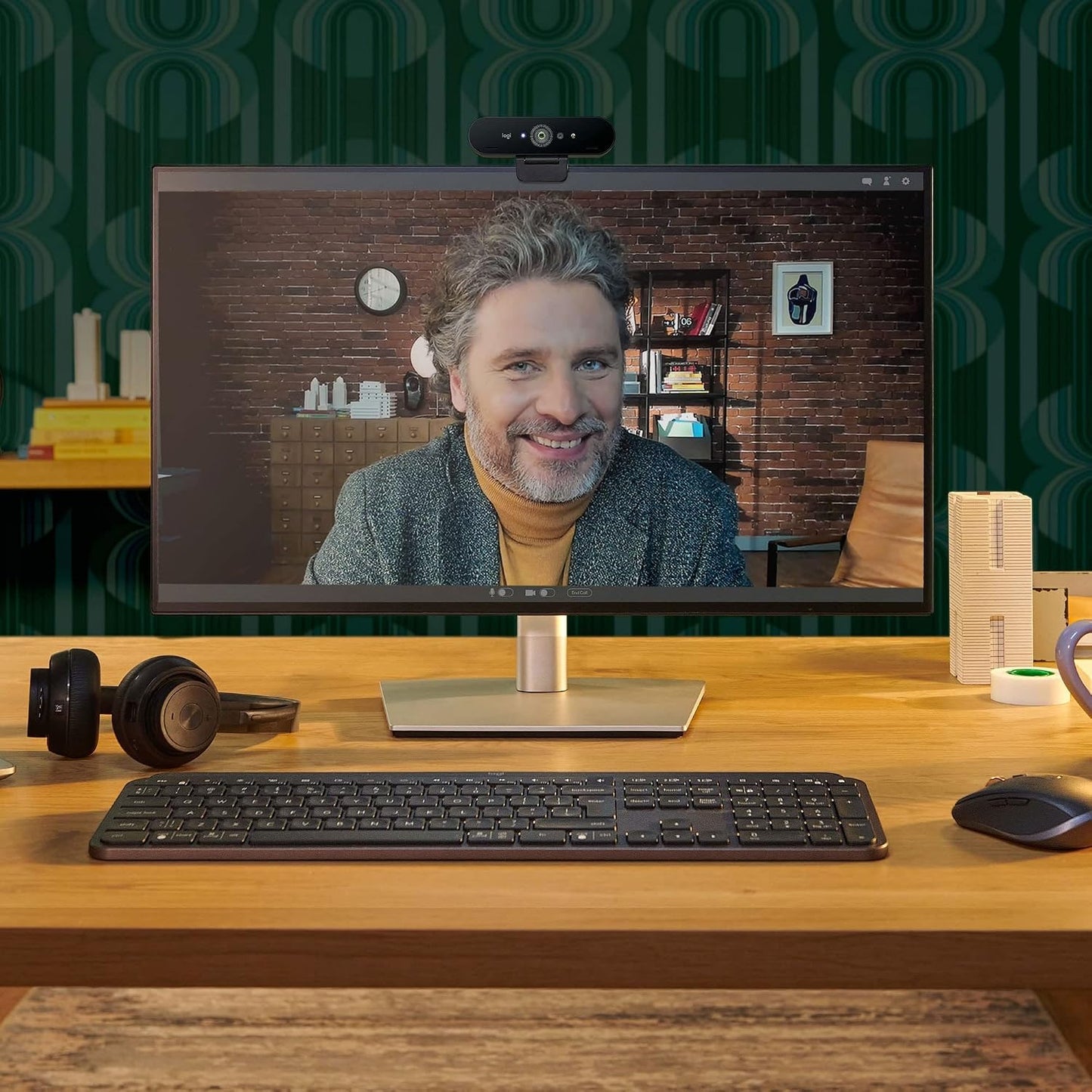 Logitech Brio 4K Ultra HD Webcam | Noise-canceling mics, auto light correction, wide field of view, adjustable mounting clip