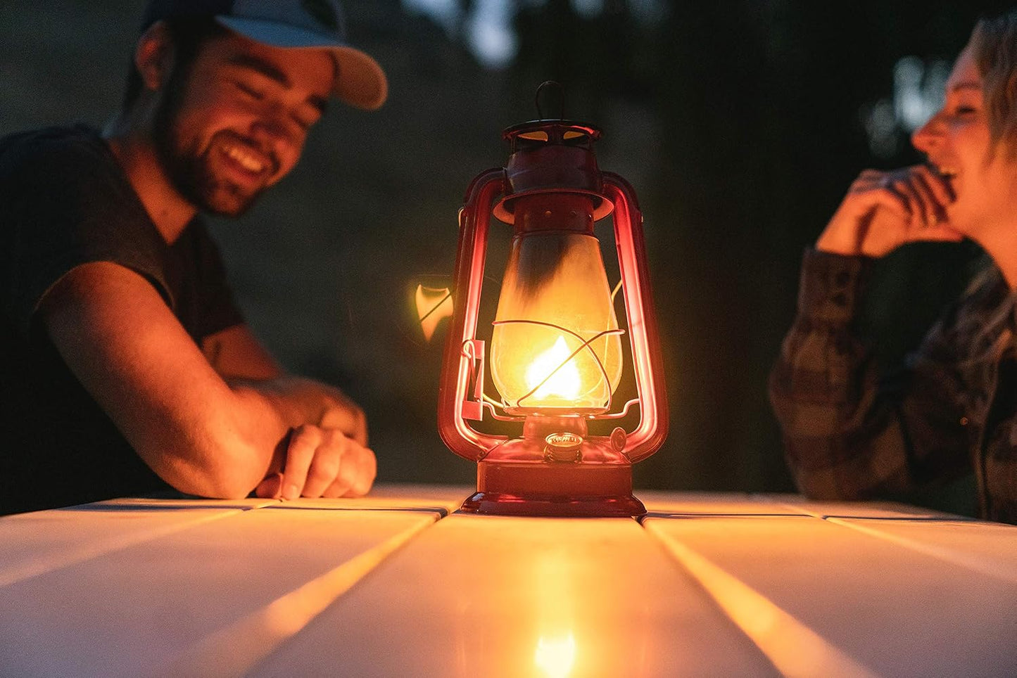 Stansport Hurricane Lantern – Classic Metal Kerosene Oil Lamp with Glass Globe and Adjustable Wick – Portable Emergency Lighting & Decorative Indoor/Outdoor Camping Lantern, Red