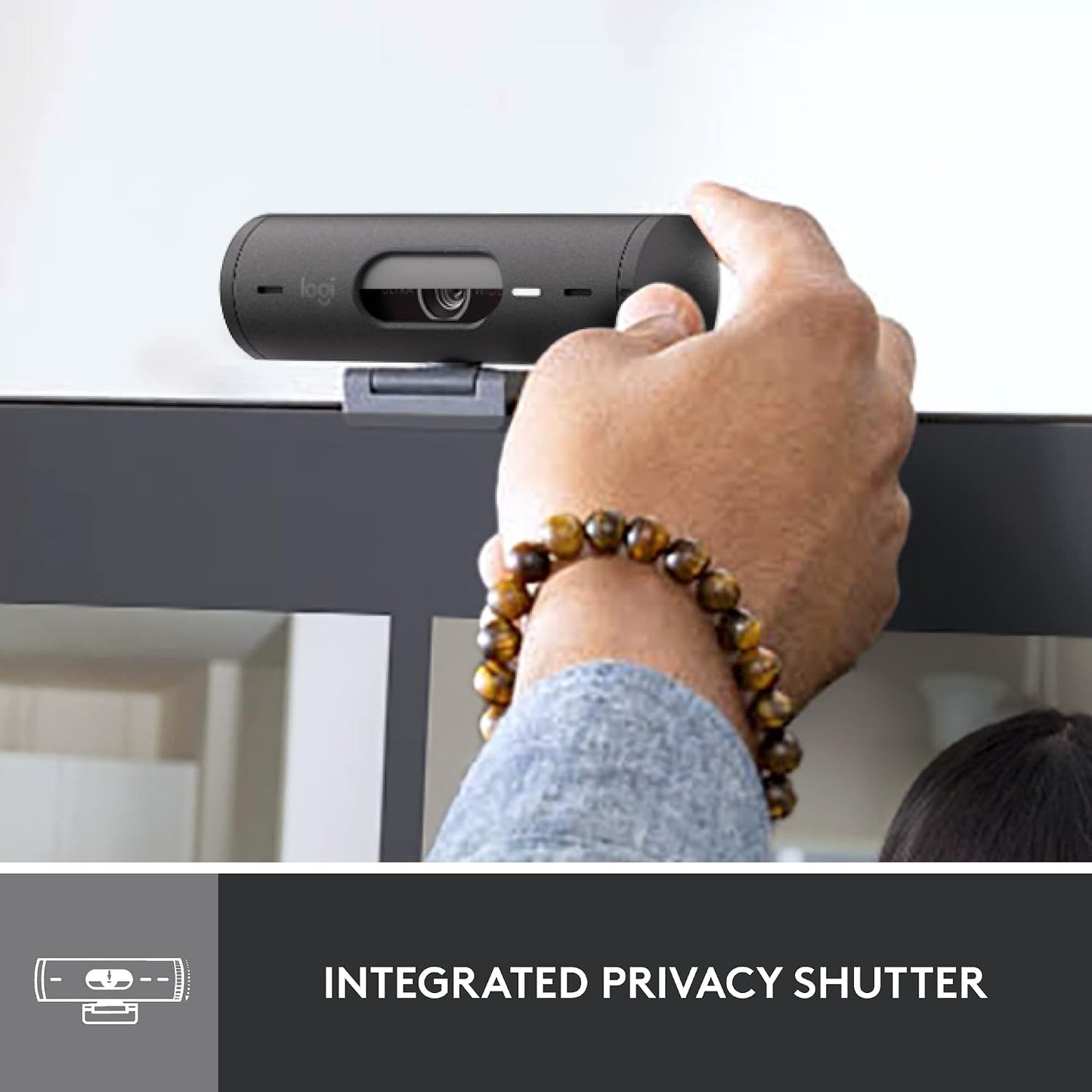 Logitech Brio 501 Full HD Webcam Auto Light Correction Show Mode - Black | Show Mode, Noise Reduction Mics, Privacy Cover, works with Teams, Meet, Zoom, Nintendo Switch 2 GameChat