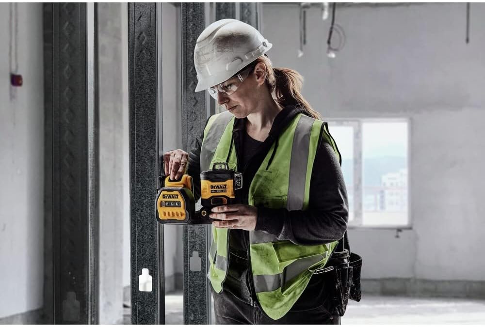 DEWALT 20V/12V MAX Laser Level Kit, 3 x 360, Green (DCLE34030G), Color Yellow