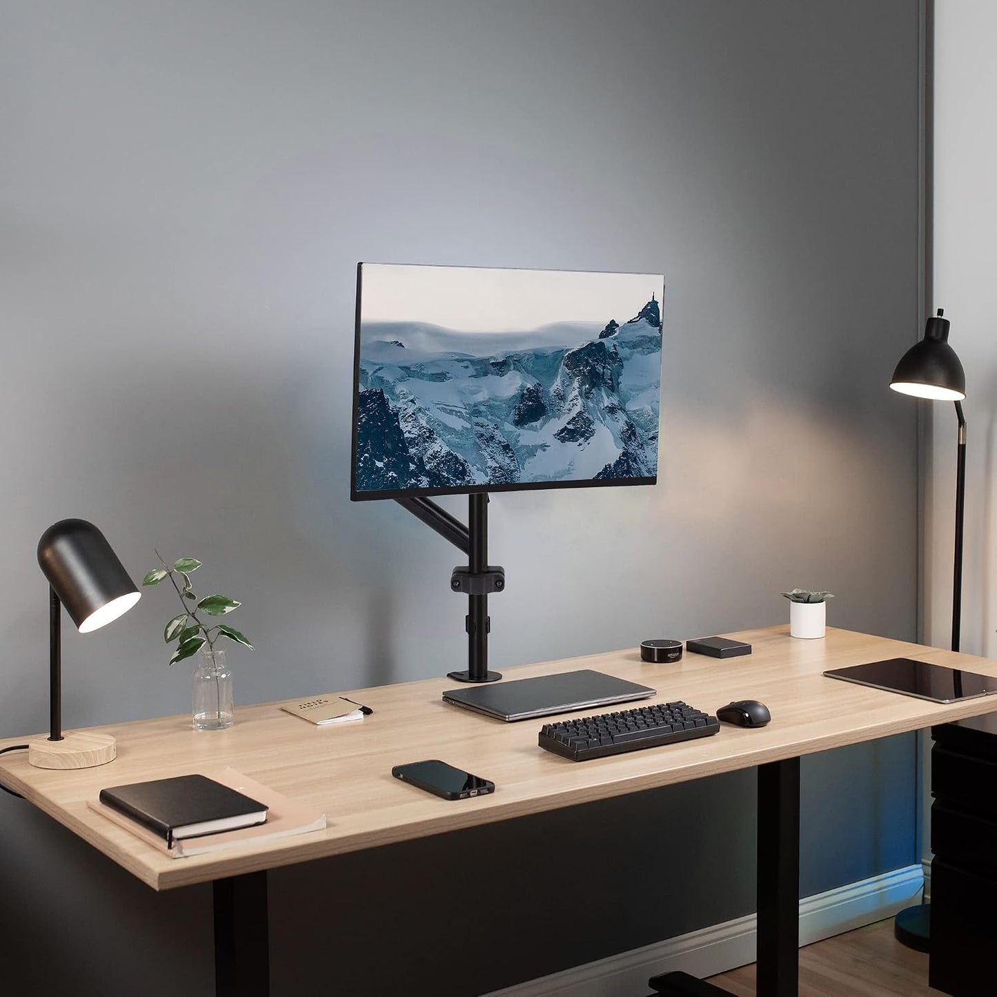 VIVO Universal Full Motion Pneumatic Pole Mount Arm for 17 to 32 inch Monitor Screens, 75mm and 100mm VESA Plate, Black, MOUNT-POLE05O