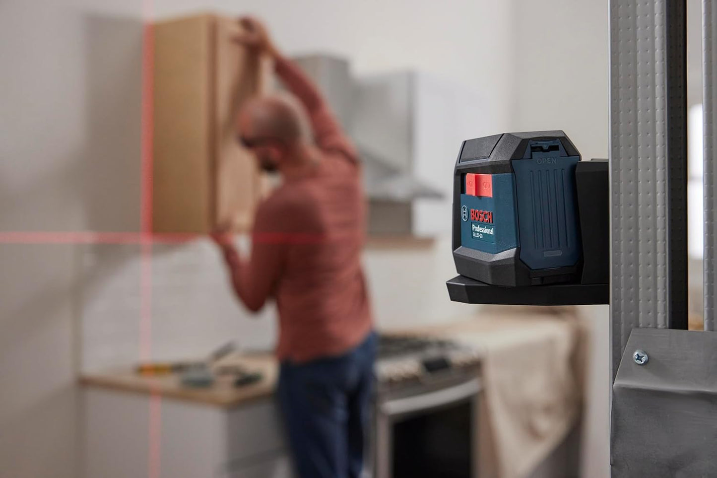 BOSCH GLL50-20 50 Ft Self-Leveling Cross-Line Laser, Includes Integrated Magnetic Mount & 2 AA Batteries | Integrated Magnetic Mount & 2 AA Batteries