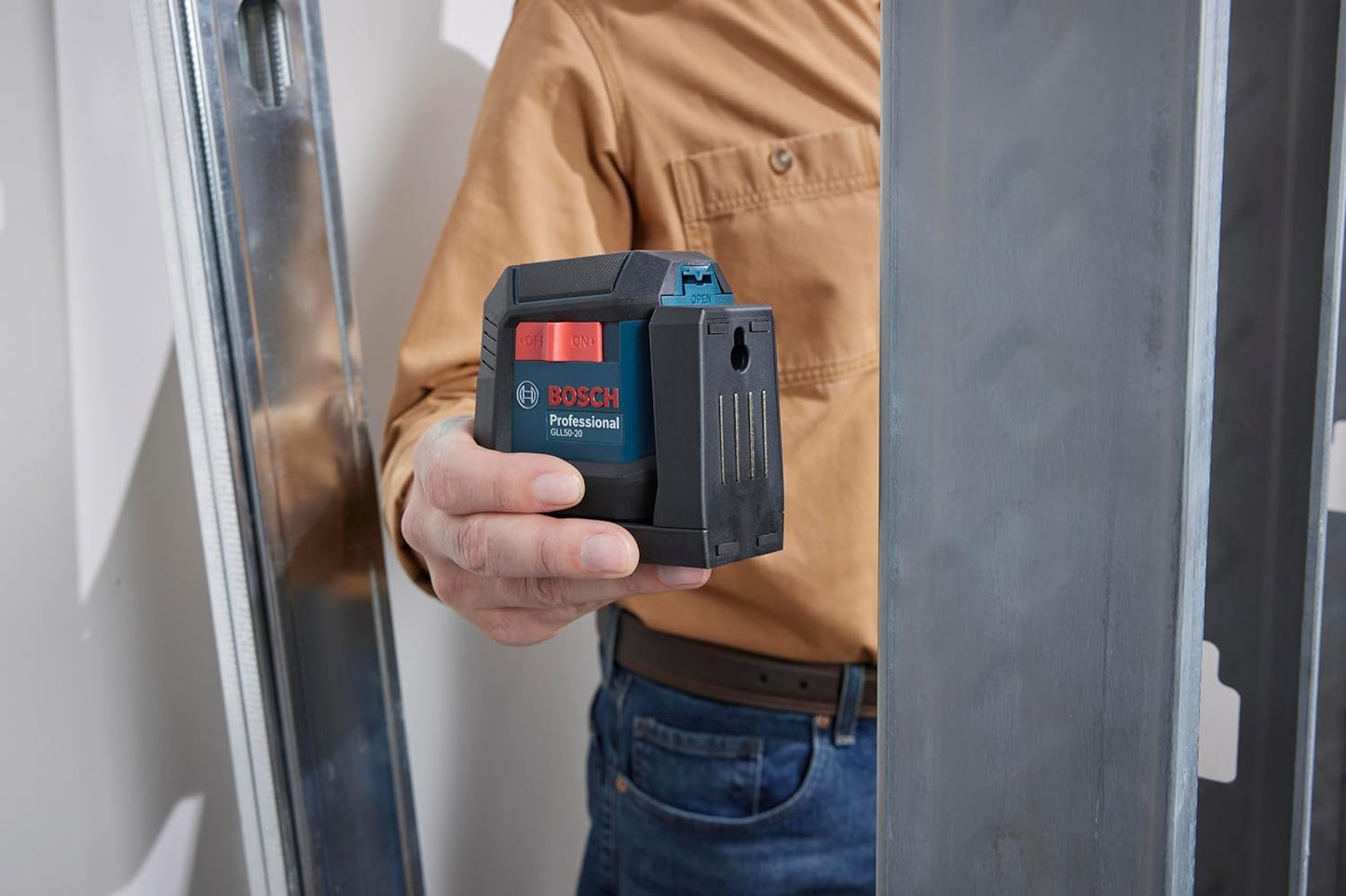 BOSCH GLL50-20 50 Ft Self-Leveling Cross-Line Laser, Includes Integrated Magnetic Mount & 2 AA Batteries | Integrated Magnetic Mount & 2 AA Batteries