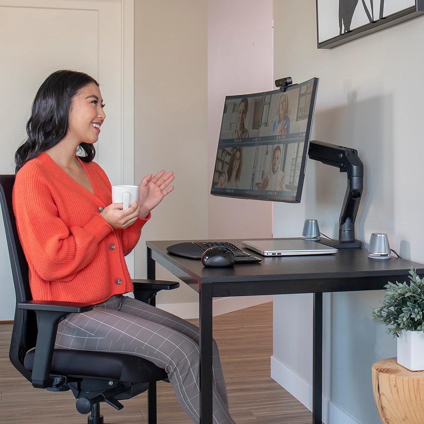 Ergotron – HX Premium Heavy Duty Monitor Arm, Single Monitor VESA Desk Mount – for Flat or Slight Curved Ultrawide Monitors Up to 49 inches, 20 to 42 lbs – Standard Pivot, Matte Black