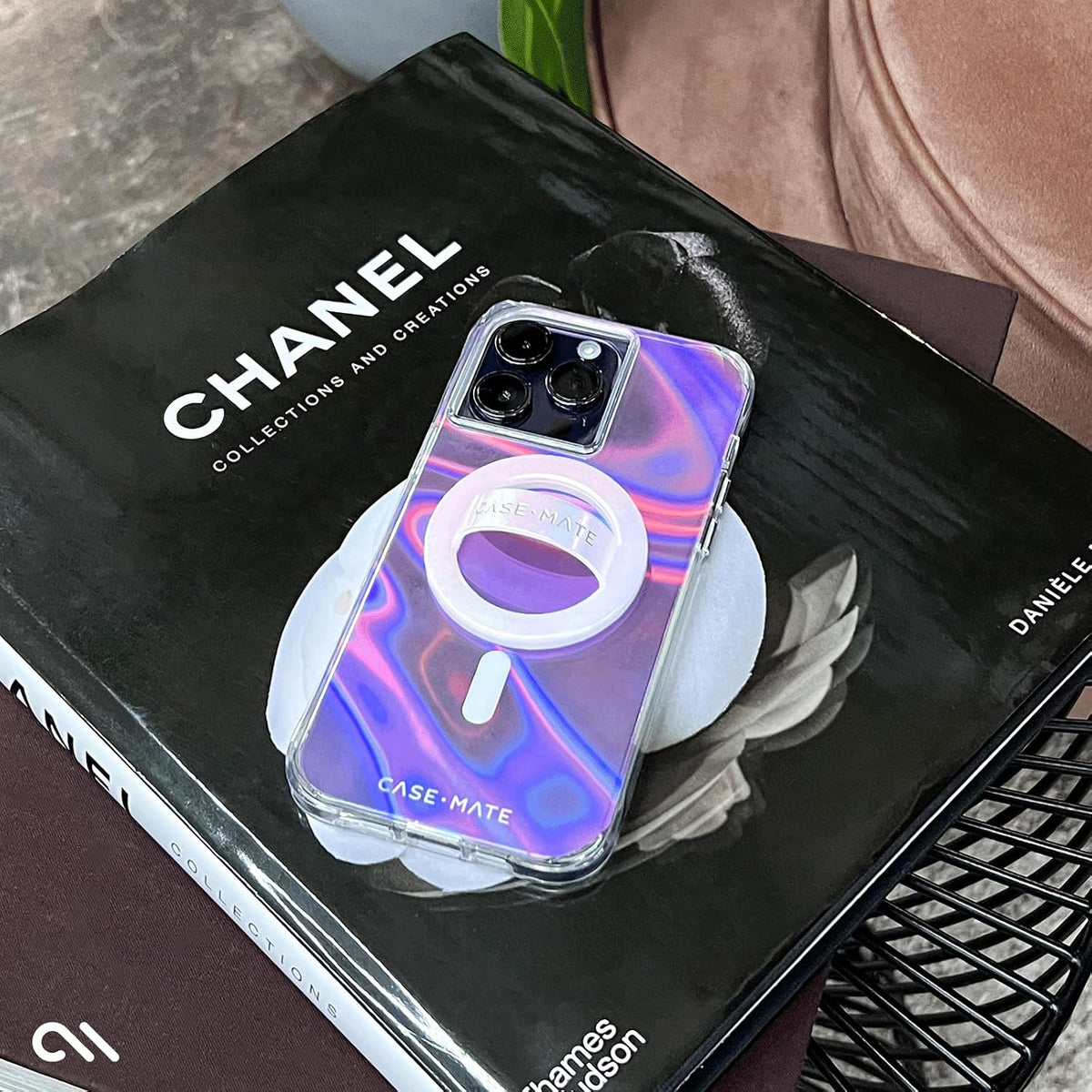 Case-Mate Soap Bubble Magnetic Phone Loop Grip - MagSafe Holder -Iridescent | Detachable Phone Holder for Hand - Soft Collapsible MagSafe Grip for Back of Phone for iPhone 17 Pro Max/16/15/14/13/Pixel 10