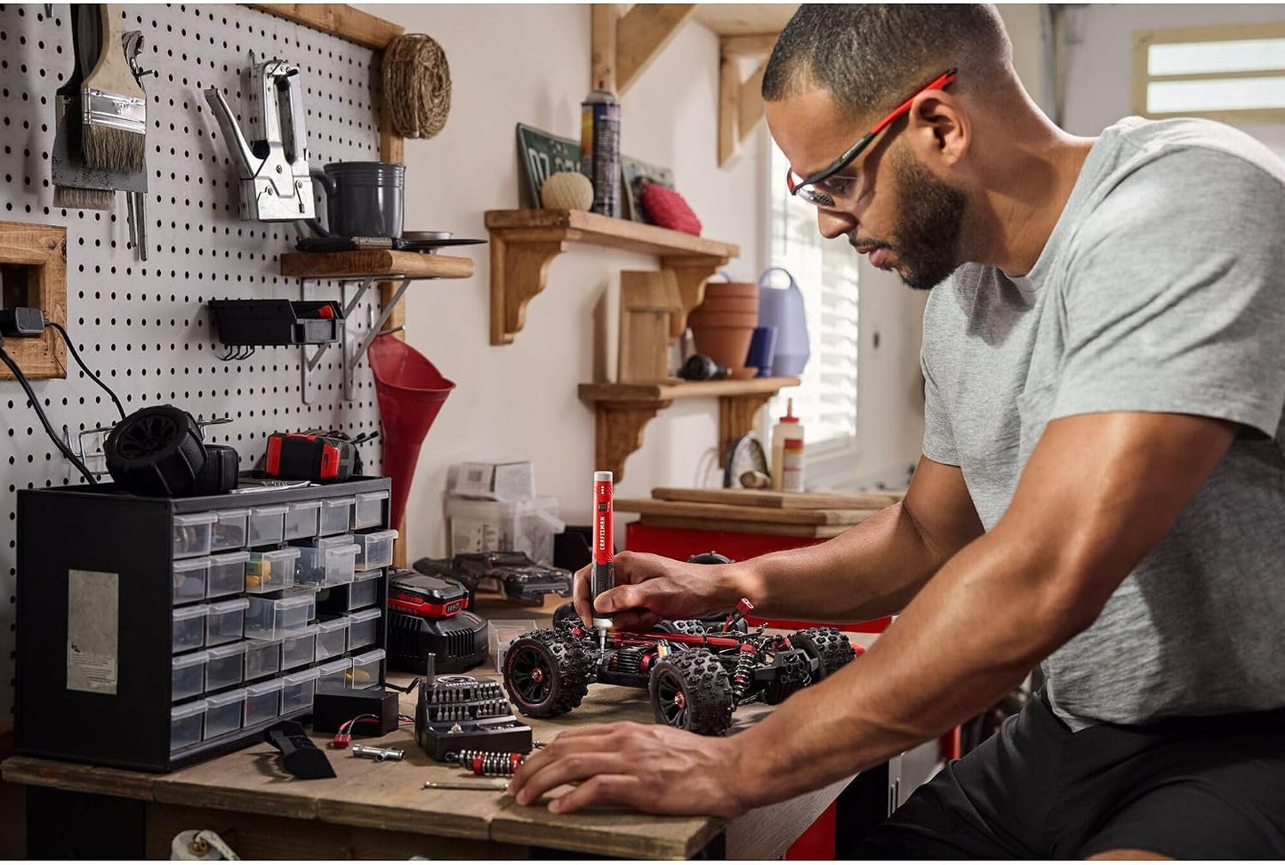 CRAFTSMAN Electric Screwdriver Cordless 25 Piece Kit, 4V Precision Screwdriver Set Rechargeable Power, USB Compatible, Includes Bit Set Storage, Charging Base, LED Light (CMHT66720)