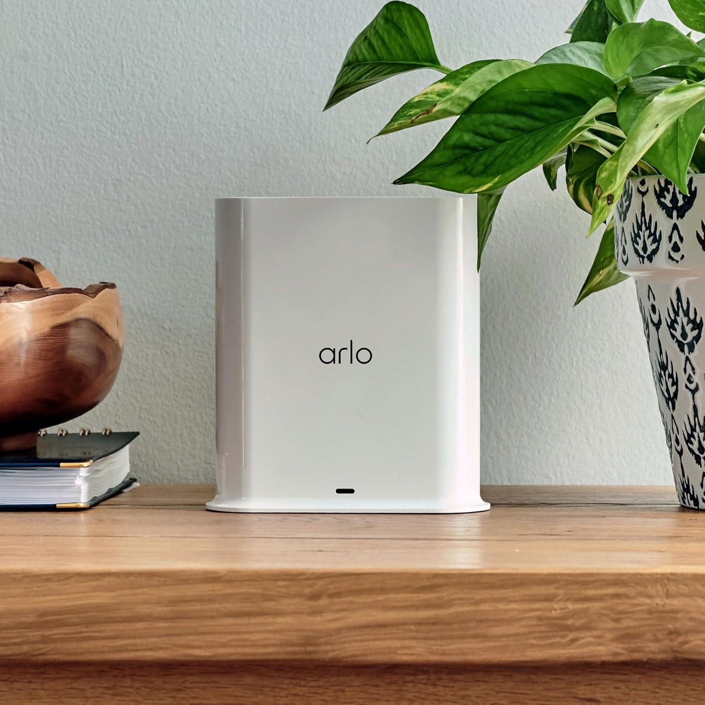 Arlo Pro SmartHub, Arlo Certified Accessory - Connects Cameras to Wi-Fi, Works with: Essential (1/2/3/3 XL, Pro 5S/6/6 XL, Ultra Cameras, Floodlight, Video Doorbell Cameras